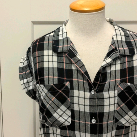 Cap sleeve plaid tunic button-up shirt - Picture 4 of 7